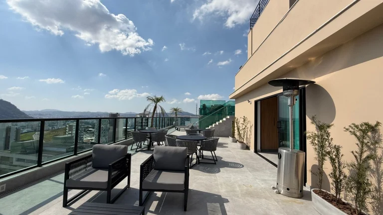 99014348-d894-403d-8070-ee7222bc61a3